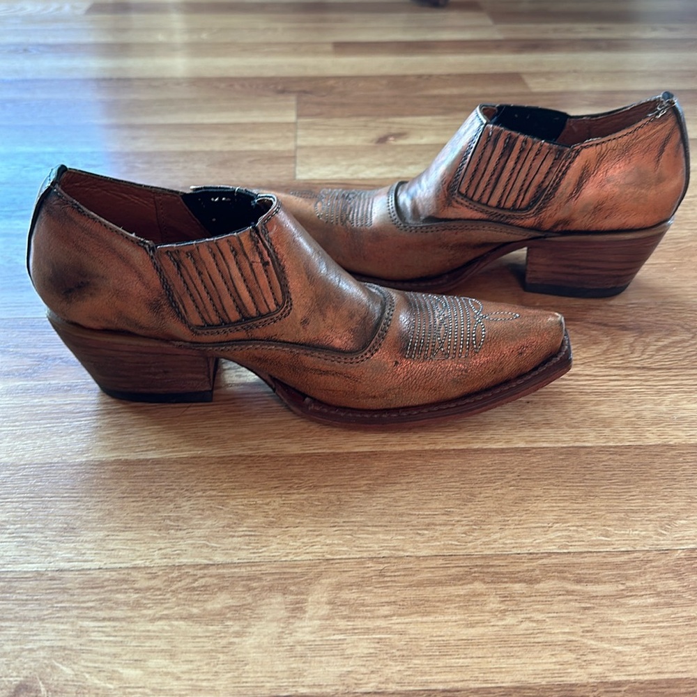 FreeBird Wyoming boot. Bronze. Size 6
